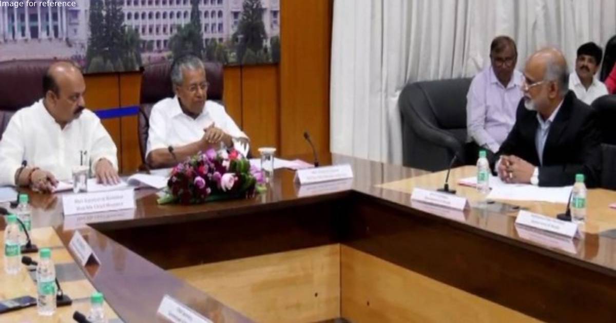 Kerala and Karnataka Chief Ministers meet in Bengaluru, discuss interstate issues
